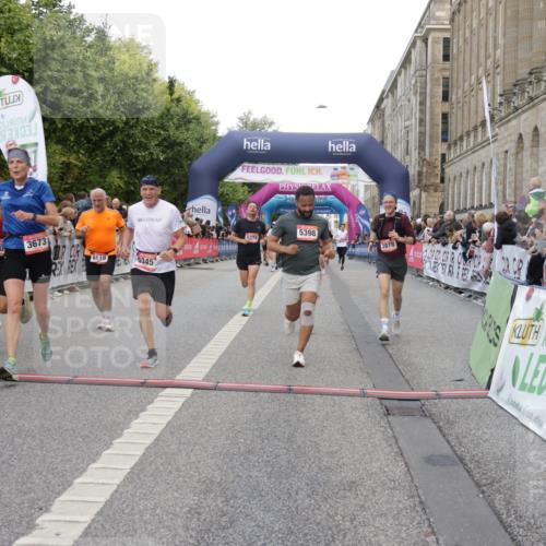 06.09.2026 - CURREX Alsterlauf Yannick Fuchs http://msf.ph/oto/10189041 06.09.2026 09:57:19 Ziel 2056, 2311, 2557, 2900, 3349, 3505, 3622, 3673, 3978, 4870, 5345, 5398, 5565, 6071, 6119, 6279, 6394, 6396, 8093, 8107, 8198 meine-sportfotos.de