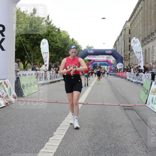 06.09.2026 - CURREX Alsterlauf Yannick Fuchs http://msf.ph/oto/10189048 06.09.2026 10:05:31 Ziel 2310, 3315, 3527, 3528, 3890, 4151, 4152, 4511, 4642, 5349 meine-sportfotos.de