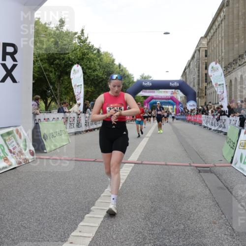 06.09.2026 - CURREX Alsterlauf Yannick Fuchs http://msf.ph/oto/10189060 06.09.2026 10:05:31 Ziel 2310, 3315, 3527, 3528, 3890, 4151, 4152, 4511, 4642, 5349 meine-sportfotos.de
