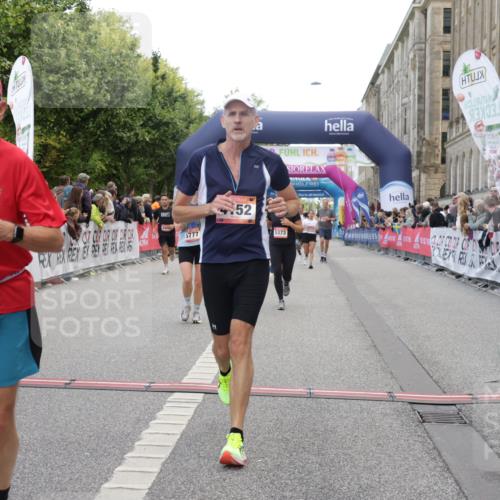 06.09.2026 - CURREX Alsterlauf Yannick Fuchs http://msf.ph/oto/10189229 06.09.2026 10:05:35 Ziel 2310, 3064, 3315, 3527, 3528, 4152, 4408, 4511, 5349, 5373, 5777, 6458 meine-sportfotos.de