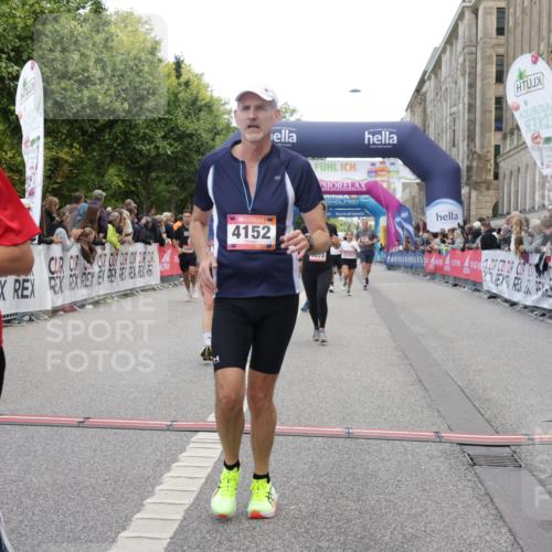 06.09.2026 - CURREX Alsterlauf Yannick Fuchs http://msf.ph/oto/10189243 06.09.2026 10:05:35 Ziel 2310, 3064, 3315, 3527, 3528, 4152, 4408, 4511, 5349, 5373, 5777, 6458 meine-sportfotos.de