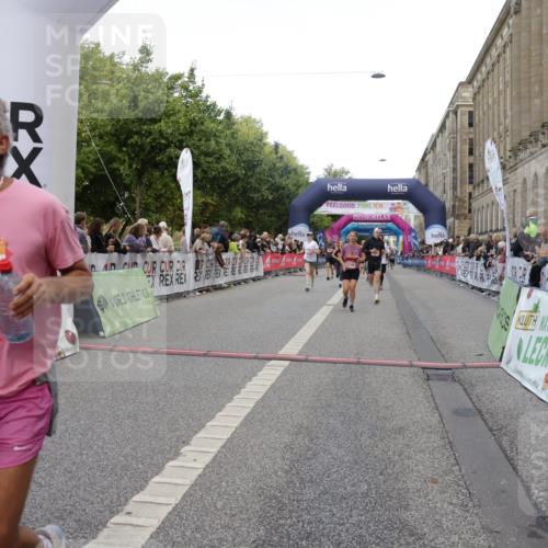 06.09.2026 - CURREX Alsterlauf Yannick Fuchs http://msf.ph/oto/10189331 06.09.2026 09:57:23 Ziel 2311, 2316, 2900, 3673, 3881, 3978, 4641, 5345, 5398, 5463, 5978, 6119, 6279, 6396, 8093, 8198, 8281 meine-sportfotos.de
