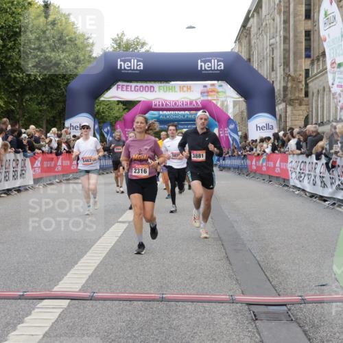 06.09.2026 - CURREX Alsterlauf Yannick Fuchs http://msf.ph/oto/10189396 06.09.2026 09:57:24 Ziel 2316, 2900, 3673, 3881, 3978, 4641, 4859, 5345, 5398, 5463, 5510, 5978, 6119, 6279, 6396, 8093, 8198, 8281 meine-sportfotos.de