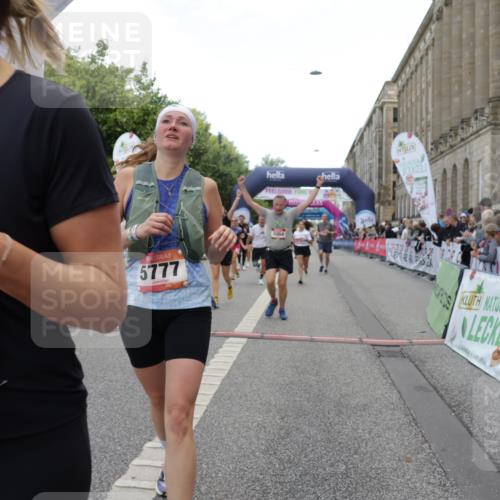 06.09.2026 - CURREX Alsterlauf Yannick Fuchs http://msf.ph/oto/10189502 06.09.2026 10:05:38 Ziel 3064, 3180, 3314, 3457, 4152, 4408, 4430, 4511, 5135, 5349, 5373, 5405, 5406, 5777, 6458 meine-sportfotos.de