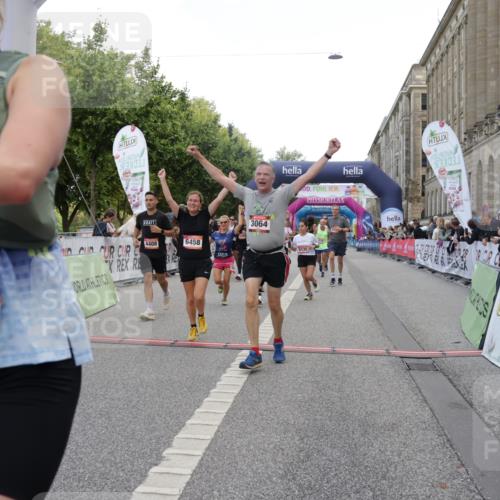 06.09.2026 - CURREX Alsterlauf Yannick Fuchs http://msf.ph/oto/10189537 06.09.2026 10:05:39 Ziel 2267, 2476, 3064, 3180, 3230, 3314, 3457, 4152, 4408, 4430, 4511, 4538, 5135, 5349, 5373, 5405, 5406, 5777, 6458 meine-sportfotos.de