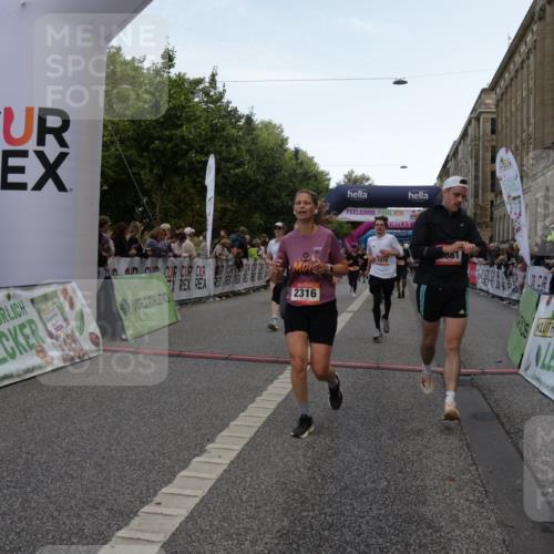 06.09.2026 - CURREX Alsterlauf Yannick Fuchs http://msf.ph/oto/10189550 06.09.2026 09:57:26 Ziel 2316, 2900, 2966, 3236, 3673, 3881, 3914, 3978, 4641, 4859, 5345, 5398, 5463, 5510, 5978, 6119, 6279, 8029, 8093, 8198, 8281 meine-sportfotos.de