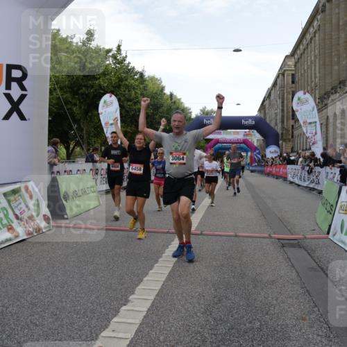 06.09.2026 - CURREX Alsterlauf Yannick Fuchs http://msf.ph/oto/10189567 06.09.2026 10:05:39 Ziel 2267, 2476, 3064, 3180, 3230, 3314, 3457, 4152, 4408, 4430, 4511, 4538, 5135, 5349, 5373, 5405, 5406, 5777, 6458 meine-sportfotos.de