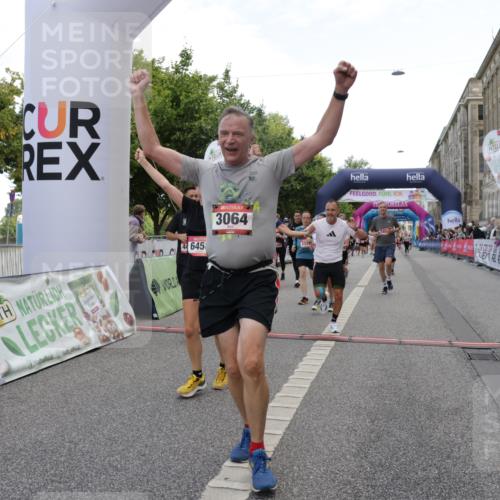 06.09.2026 - CURREX Alsterlauf Yannick Fuchs http://msf.ph/oto/10189636 06.09.2026 10:05:40 Ziel 2267, 2476, 2659, 3064, 3180, 3230, 3314, 3439, 3457, 4152, 4408, 4430, 4511, 4538, 5135, 5373, 5405, 5406, 5777, 6458 meine-sportfotos.de