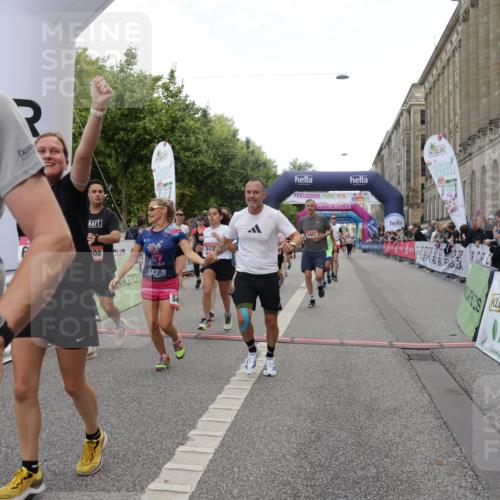 06.09.2026 - CURREX Alsterlauf Yannick Fuchs http://msf.ph/oto/10189658 06.09.2026 10:05:41 Ziel 2267, 2476, 2659, 3064, 3180, 3230, 3314, 3439, 3457, 4152, 4408, 4430, 4511, 4538, 5135, 5137, 5373, 5390, 5405, 5406, 5777, 6458 meine-sportfotos.de
