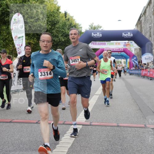 06.09.2026 - CURREX Alsterlauf Yannick Fuchs http://msf.ph/oto/10189739 06.09.2026 10:05:42 Ziel 2267, 2476, 2659, 3064, 3180, 3230, 3314, 3439, 3457, 4130, 4152, 4198, 4408, 4430, 4538, 5135, 5137, 5373, 5390, 5405, 5406, 5777, 6458 meine-sportfotos.de