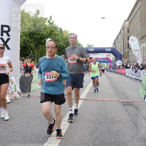 06.09.2026 - CURREX Alsterlauf Yannick Fuchs http://msf.ph/oto/10189774 06.09.2026 10:05:43 Ziel 2267, 2476, 2659, 3064, 3180, 3230, 3314, 3439, 3457, 4130, 4197, 4198, 4408, 4430, 4538, 5135, 5137, 5373, 5390, 5405, 5406, 5777, 6458 meine-sportfotos.de
