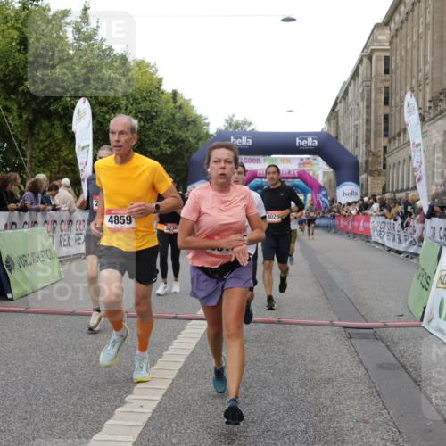 06.09.2026 - CURREX Alsterlauf Yannick Fuchs http://msf.ph/oto/10189822 06.09.2026 09:57:30 Ziel 2316, 2806, 2966, 3160, 3236, 3559, 3881, 3914, 4224, 4641, 4859, 5463, 5510, 5978, 6020, 8029, 8281 meine-sportfotos.de