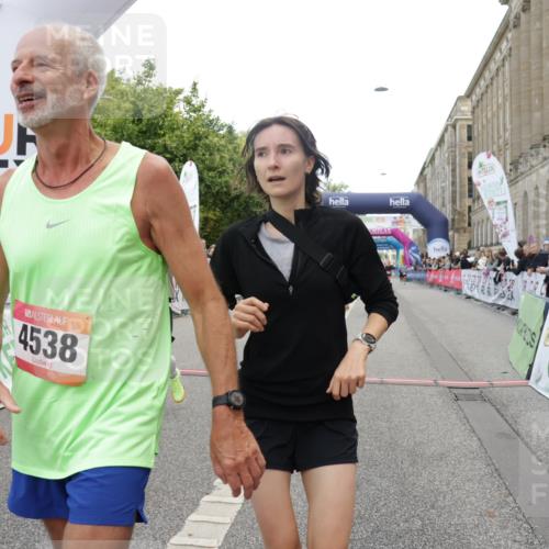 06.09.2026 - CURREX Alsterlauf Yannick Fuchs http://msf.ph/oto/10189988 06.09.2026 10:05:47 Ziel 2047, 2267, 2476, 2659, 3180, 3230, 3314, 3439, 3457, 4130, 4197, 4198, 4408, 4430, 4538, 4741, 4871, 5135, 5137, 5390, 5405, 5406, 5520, 6458 meine-sportfotos.de