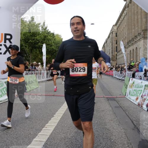 06.09.2026 - CURREX Alsterlauf Yannick Fuchs http://msf.ph/oto/10189992 06.09.2026 09:57:32 Ziel 2316, 2806, 2966, 3160, 3236, 3559, 3881, 3914, 4224, 4641, 4682, 4859, 5107, 5463, 5510, 5978, 6020, 8029, 8281 meine-sportfotos.de
