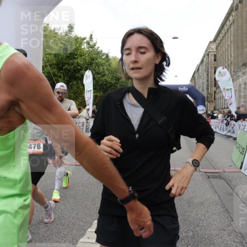 06.09.2026 - CURREX Alsterlauf Yannick Fuchs http://msf.ph/oto/10190021 06.09.2026 10:05:47 Ziel 2047, 2267, 2476, 2659, 3180, 3230, 3314, 3439, 3457, 4130, 4197, 4198, 4408, 4430, 4538, 4741, 4871, 5135, 5137, 5390, 5405, 5406, 5520, 6458 meine-sportfotos.de