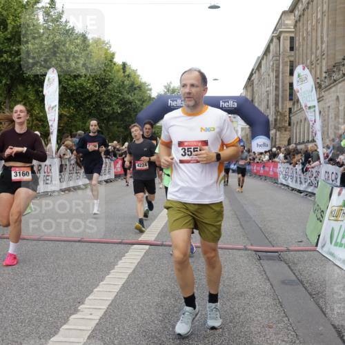 06.09.2026 - CURREX Alsterlauf Yannick Fuchs http://msf.ph/oto/10190030 06.09.2026 09:57:33 Ziel 2806, 2966, 3160, 3236, 3559, 3881, 3914, 4213, 4224, 4641, 4682, 4859, 5107, 5215, 5463, 5510, 5775, 5978, 6020, 6042, 6365, 8029, 8281 meine-sportfotos.de