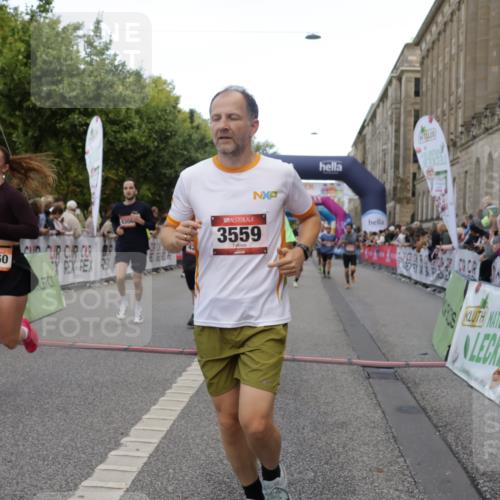 06.09.2026 - CURREX Alsterlauf Yannick Fuchs http://msf.ph/oto/10190053 06.09.2026 09:57:33 Ziel 2806, 2966, 3160, 3236, 3559, 3881, 3914, 4213, 4224, 4641, 4682, 4859, 5107, 5215, 5463, 5510, 5775, 5978, 6020, 6042, 6365, 8029, 8281 meine-sportfotos.de