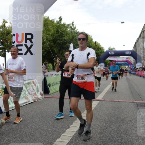 06.09.2026 - CURREX Alsterlauf Yannick Fuchs http://msf.ph/oto/10190074 06.09.2026 10:05:49 Ziel 2047, 2267, 2476, 2659, 3180, 3230, 3314, 3439, 3457, 4130, 4197, 4198, 4430, 4481, 4538, 4741, 4871, 5115, 5137, 5390, 5520, 5556, 6121 meine-sportfotos.de