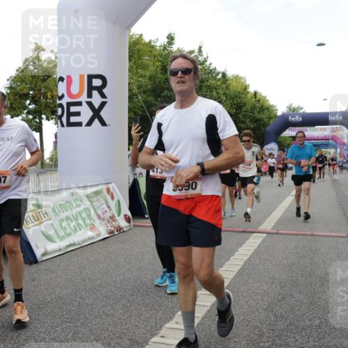 06.09.2026 - CURREX Alsterlauf Yannick Fuchs http://msf.ph/oto/10190114 06.09.2026 10:05:49 Ziel 2047, 2267, 2476, 2659, 3180, 3230, 3314, 3439, 3457, 4130, 4197, 4198, 4430, 4481, 4538, 4741, 4871, 5115, 5137, 5390, 5520, 5556, 6121 meine-sportfotos.de