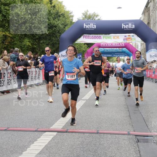 06.09.2026 - CURREX Alsterlauf Yannick Fuchs http://msf.ph/oto/10190161 06.09.2026 09:57:35 Ziel 2242, 2806, 2966, 3097, 3160, 3236, 3442, 3514, 3559, 3914, 4213, 4224, 4641, 4682, 4859, 5107, 5215, 5463, 5510, 5775, 6020, 6042, 6078, 6365, 8029 meine-sportfotos.de