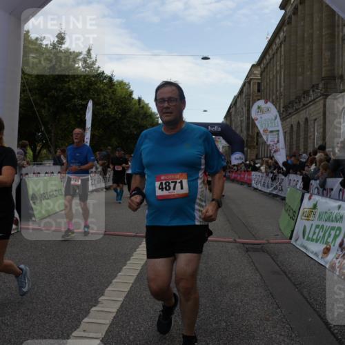 06.09.2026 - CURREX Alsterlauf Yannick Fuchs http://msf.ph/oto/10190193 06.09.2026 10:05:52 Ziel 2047, 2659, 3439, 4130, 4197, 4198, 4481, 4736, 4737, 4741, 4871, 5070, 5115, 5137, 5390, 5520, 5556, 6045, 6121 meine-sportfotos.de