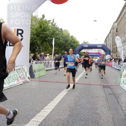 06.09.2026 - CURREX Alsterlauf Yannick Fuchs http://msf.ph/oto/10190209 06.09.2026 09:57:36 Ziel 2237, 2242, 2288, 2806, 2966, 3097, 3160, 3236, 3442, 3514, 3559, 3914, 4213, 4224, 4334, 4682, 4859, 5107, 5215, 5510, 5775, 6020, 6042, 6078, 6318, 6365, 8029, 8231 meine-sportfotos.de