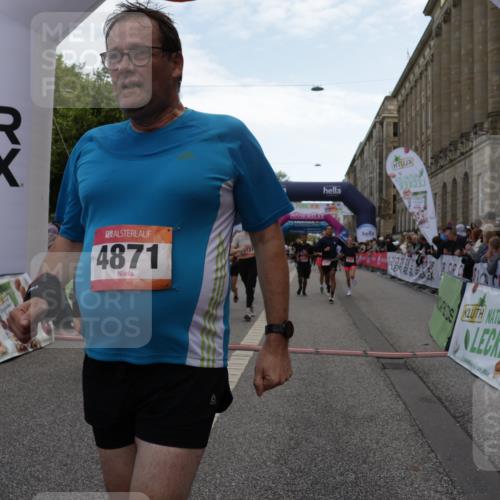 06.09.2026 - CURREX Alsterlauf Yannick Fuchs http://msf.ph/oto/10190219 06.09.2026 10:05:52 Ziel 2047, 2659, 3439, 4130, 4197, 4198, 4481, 4736, 4737, 4741, 4871, 5070, 5115, 5137, 5390, 5520, 5556, 6045, 6121 meine-sportfotos.de