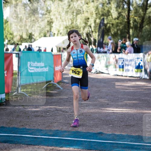 06.09.2026 - 20. Norderstedt Triathlon H.Heesch http://msf.ph/oto/10192523 06.09.2026 09:49:27 Ziel 611, 662, 663 meine-sportfotos.de