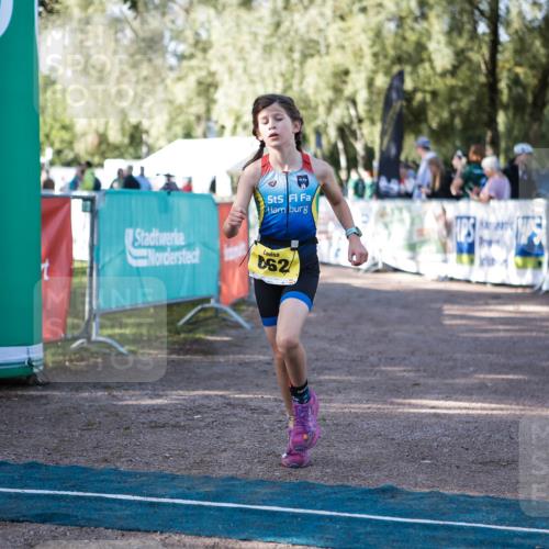06.09.2026 - 20. Norderstedt Triathlon H.Heesch http://msf.ph/oto/10192526 06.09.2026 09:49:27 Ziel 611, 662, 663 meine-sportfotos.de