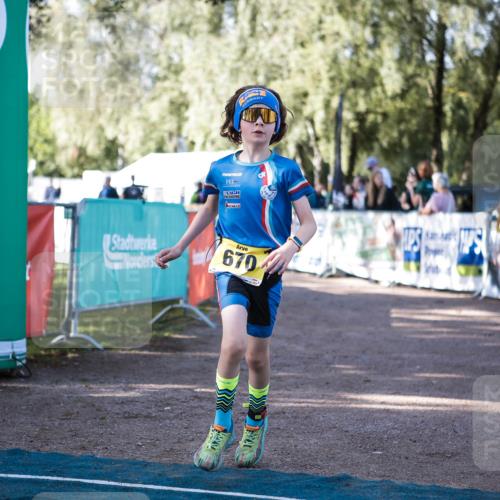 06.09.2026 - 20. Norderstedt Triathlon H.Heesch http://msf.ph/oto/10192576 06.09.2026 09:50:20 Ziel 645, 670 meine-sportfotos.de