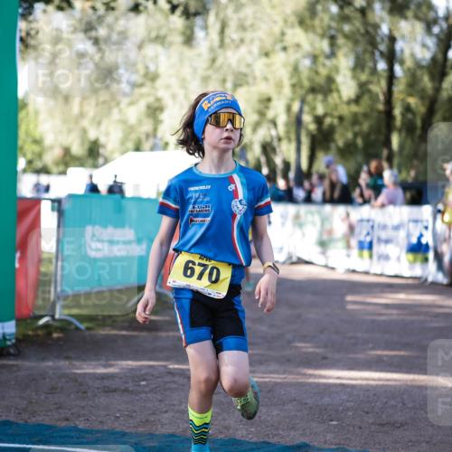 06.09.2026 - 20. Norderstedt Triathlon H.Heesch http://msf.ph/oto/10192579 06.09.2026 09:50:20 Ziel 645, 670 meine-sportfotos.de