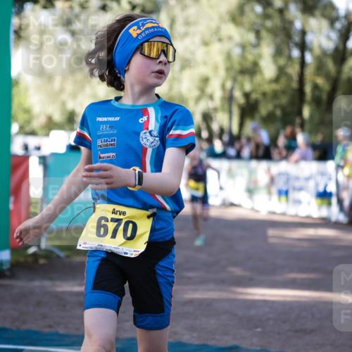 06.09.2026 - 20. Norderstedt Triathlon H.Heesch http://msf.ph/oto/10192589 06.09.2026 09:50:20 Ziel 645, 670 meine-sportfotos.de