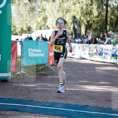 06.09.2026 - 20. Norderstedt Triathlon H.Heesch http://msf.ph/oto/10192681 06.09.2026 09:52:13 Ziel 620, 666 meine-sportfotos.de