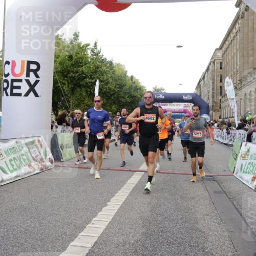 06.09.2026 - CURREX Alsterlauf Yannick Fuchs http://msf.ph/oto/10193421 06.09.2026 09:57:37 Ziel 2237, 2242, 2288, 2538, 2806, 2966, 3097, 3160, 3236, 3442, 3514, 3559, 3914, 4213, 4224, 4334, 4682, 4691, 5107, 5215, 5775, 6020, 6042, 6078, 6318, 6365, 8029, 8231 meine-sportfotos.de