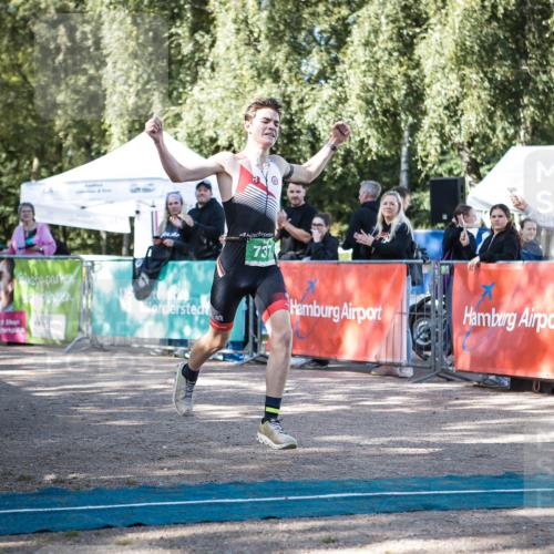 06.09.2026 - 20. Norderstedt Triathlon H.Heesch http://msf.ph/oto/10193431 06.09.2026 10:39:31 Ziel 737 meine-sportfotos.de