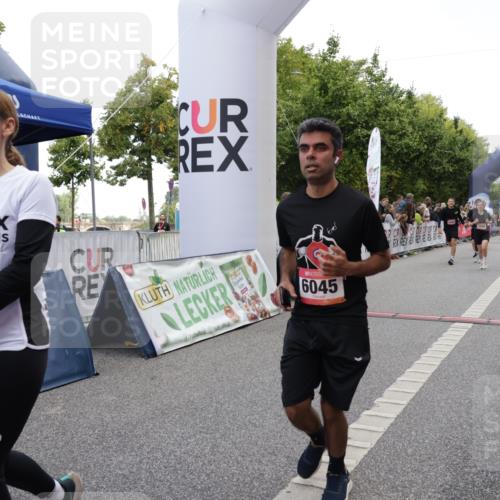 06.09.2026 - CURREX Alsterlauf Yannick Fuchs http://msf.ph/oto/10193765 06.09.2026 10:05:57 Ziel 2047, 3098, 3842, 3976, 4481, 4736, 4737, 4741, 4871, 5070, 5115, 5277, 5520, 5556, 5726, 5781, 6045, 6089, 6107, 6121, 8056 meine-sportfotos.de