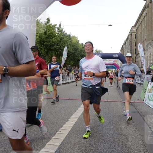06.09.2026 - CURREX Alsterlauf Yannick Fuchs http://msf.ph/oto/10193821 06.09.2026 09:57:42 Ziel 2237, 2242, 2288, 2523, 2538, 2663, 2877, 2950, 3097, 3122, 3442, 3514, 4213, 4334, 4682, 4691, 5107, 5215, 5247, 5660, 5736, 5775, 6042, 6078, 6137, 6318, 6365, 8231, 8307 meine-sportfotos.de