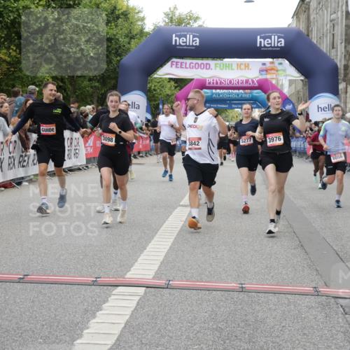06.09.2026 - CURREX Alsterlauf Yannick Fuchs http://msf.ph/oto/10193829 06.09.2026 10:05:59 Ziel 3098, 3842, 3976, 4481, 4736, 4737, 4741, 4894, 5070, 5115, 5277, 5556, 5726, 5781, 6045, 6089, 6107, 6121, 6385, 8056, 8143 meine-sportfotos.de