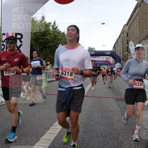 06.09.2026 - CURREX Alsterlauf Yannick Fuchs http://msf.ph/oto/10193877 06.09.2026 09:57:42 Ziel 2237, 2242, 2288, 2523, 2538, 2663, 2877, 2950, 3097, 3122, 3442, 3514, 4213, 4334, 4682, 4691, 5107, 5215, 5247, 5660, 5736, 5775, 6042, 6078, 6137, 6318, 6365, 8231, 8307 meine-sportfotos.de