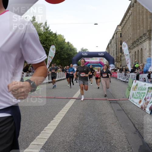 06.09.2026 - CURREX Alsterlauf Yannick Fuchs http://msf.ph/oto/10193908 06.09.2026 09:57:43 Ziel 2237, 2242, 2288, 2523, 2538, 2663, 2877, 2950, 3097, 3122, 3442, 3514, 4213, 4334, 4682, 4691, 5107, 5215, 5247, 5660, 5736, 5775, 6042, 6078, 6137, 6318, 6365, 8231, 8307 meine-sportfotos.de