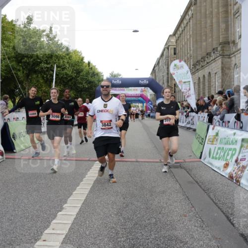 06.09.2026 - CURREX Alsterlauf Yannick Fuchs http://msf.ph/oto/10194000 06.09.2026 10:06:00 Ziel 3098, 3842, 3976, 4481, 4736, 4737, 4894, 5070, 5115, 5277, 5556, 5726, 5781, 6045, 6089, 6107, 6121, 6385, 8056, 8143 meine-sportfotos.de