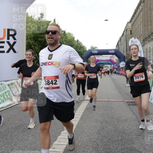 06.09.2026 - CURREX Alsterlauf Yannick Fuchs http://msf.ph/oto/10194060 06.09.2026 10:06:01 Ziel 3098, 3842, 3976, 4481, 4736, 4737, 4894, 5070, 5115, 5277, 5556, 5726, 5781, 6045, 6089, 6107, 6121, 6385, 8056, 8143 meine-sportfotos.de