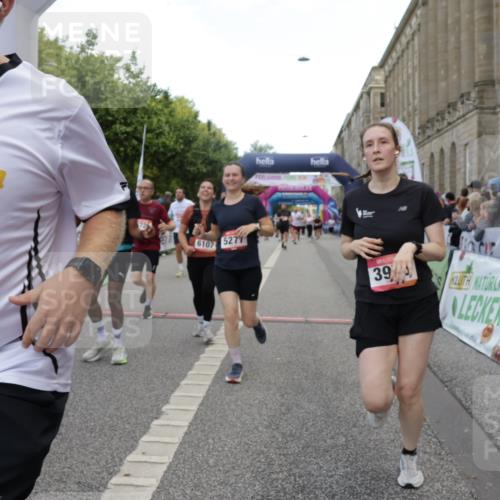 06.09.2026 - CURREX Alsterlauf Yannick Fuchs http://msf.ph/oto/10194095 06.09.2026 10:06:01 Ziel 3098, 3842, 3976, 4481, 4736, 4737, 4894, 5070, 5115, 5277, 5556, 5726, 5781, 6045, 6089, 6107, 6121, 6385, 8056, 8143 meine-sportfotos.de
