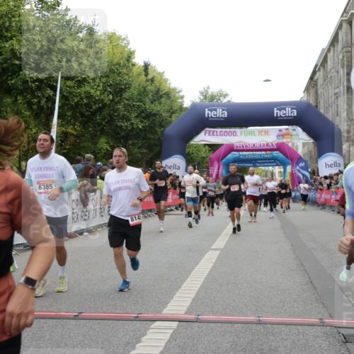 06.09.2026 - CURREX Alsterlauf Yannick Fuchs http://msf.ph/oto/10194178 06.09.2026 10:06:03 Ziel 2413, 2457, 2458, 3098, 3842, 3976, 4894, 5277, 5726, 5781, 6045, 6089, 6107, 6385, 8056, 8143 meine-sportfotos.de