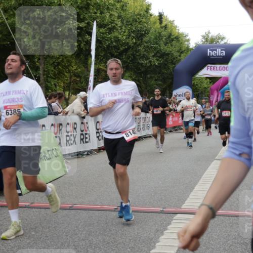 06.09.2026 - CURREX Alsterlauf Yannick Fuchs http://msf.ph/oto/10194243 06.09.2026 10:06:04 Ziel 2413, 2457, 2458, 3098, 3842, 3976, 4383, 4679, 4692, 4894, 5174, 5277, 5726, 5781, 6089, 6107, 6385, 8056, 8143, 8161 meine-sportfotos.de