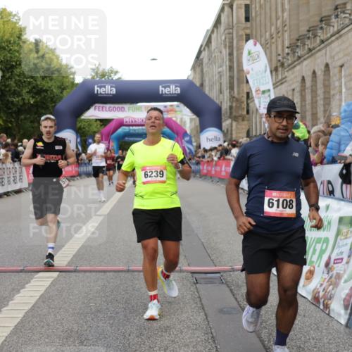 06.09.2026 - CURREX Alsterlauf Yannick Fuchs http://msf.ph/oto/10194340 06.09.2026 09:57:50 Ziel 2523, 2663, 2672, 2877, 2932, 2950, 3122, 4003, 4950, 5111, 5247, 5660, 5736, 5790, 6108, 6137, 6239, 8307 meine-sportfotos.de