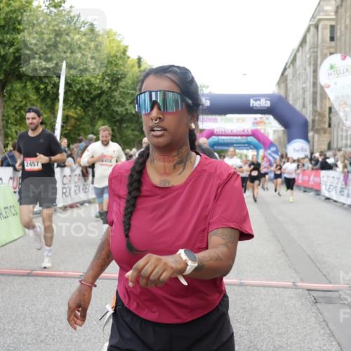 06.09.2026 - CURREX Alsterlauf Yannick Fuchs http://msf.ph/oto/10194471 06.09.2026 10:06:06 Ziel 2413, 2457, 2458, 3098, 3529, 3842, 3976, 4110, 4383, 4679, 4692, 4894, 5174, 5277, 5303, 5726, 6089, 6107, 6385, 6433, 8056, 8143, 8161 meine-sportfotos.de