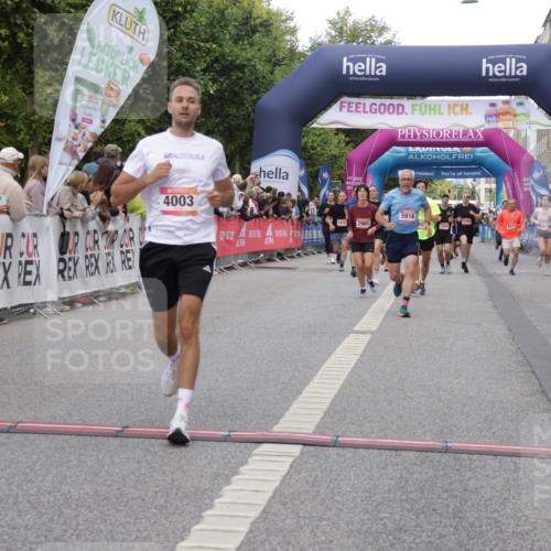 06.09.2026 - CURREX Alsterlauf Yannick Fuchs http://msf.ph/oto/10194530 06.09.2026 09:57:54 Ziel 2672, 2932, 2965, 3122, 3403, 4003, 4950, 5111, 5660, 5790, 5916, 6108, 6239 meine-sportfotos.de