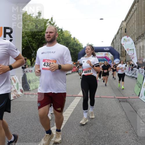 06.09.2026 - CURREX Alsterlauf Yannick Fuchs http://msf.ph/oto/10194711 06.09.2026 10:06:10 Ziel 2196, 2413, 2457, 2458, 2761, 2762, 2763, 2779, 3337, 3515, 3529, 3674, 3677, 3980, 4110, 4344, 4383, 4545, 4679, 4692, 4894, 5174, 5303, 6385, 6433, 8143, 8161 meine-sportfotos.de