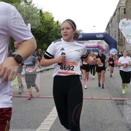 06.09.2026 - CURREX Alsterlauf Yannick Fuchs http://msf.ph/oto/10194719 06.09.2026 10:06:10 Ziel 2196, 2413, 2457, 2458, 2761, 2762, 2763, 2779, 3337, 3515, 3529, 3674, 3677, 3980, 4110, 4344, 4383, 4545, 4679, 4692, 4894, 5174, 5303, 6385, 6433, 8143, 8161 meine-sportfotos.de